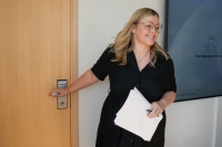 Kommunal- og distriktsminister Kjersti Stenseng mener kommunene må prioritere hardt fremover.