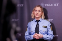 Politiadvokat Kristine Pedersen på tirsdagens pressekonferanse om status i etterforskningen av drapene i Sørfold, natt til første nyttårsdag. 