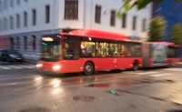 Kollektivsatsing i byen og eldre sjåførene som går av med pensjon gjør at det er stort behov for bussjåfører i årene som kommer, ifølge NHO Transport og Tide.