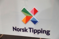 Nær 17.000 personer har gått til søksmål mot Norsk Tipping etter en feil i Eurojackpot og Supertrekningen i Lotto.
