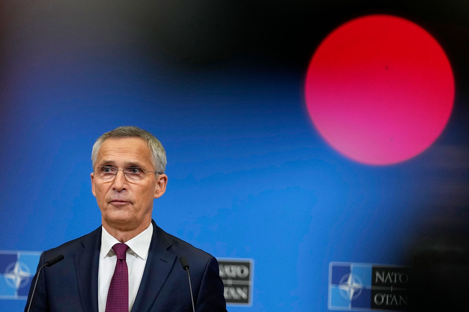 Nato-sjef Jens Stoltenberg avviser kategorisk at han skal tilbake til norsk toppolitikk. 