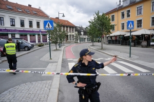 Hønefoss-drapet: Tiltalte nekter straffskyld for drap og drapsforsøk