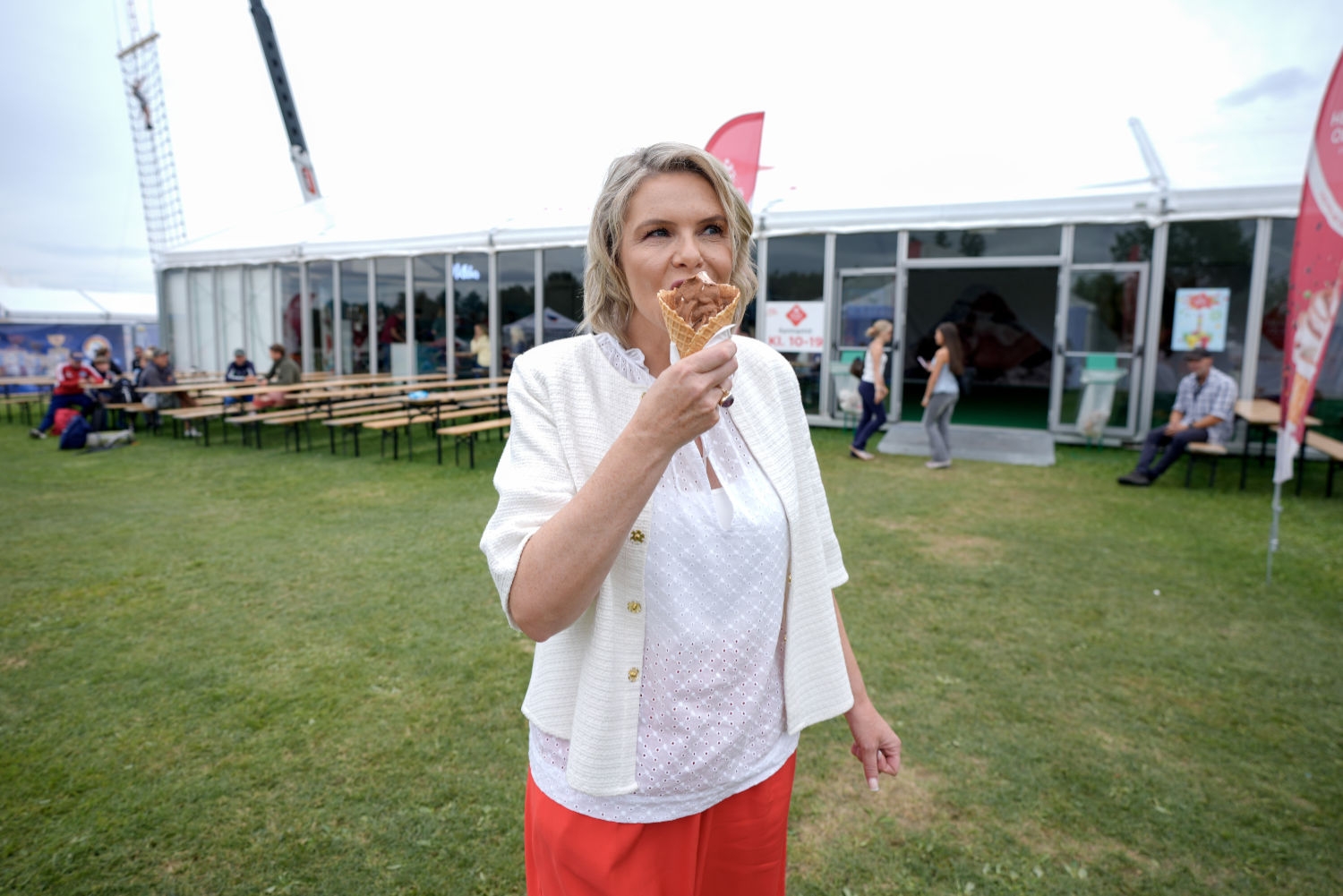 Iskrem er blant matvarene som rammes av regjeringens nye forbud mot markedsføring rettet mot barn og unge. Frp-leder Sylvi Listhaug kjemper isens sak og frykter forbudet vil få uheldige ringvirkninger.